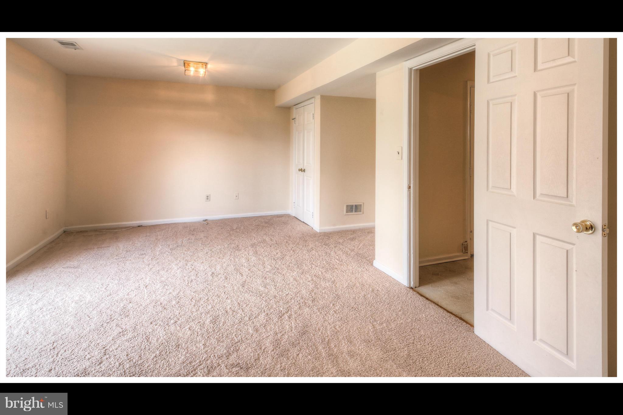 6919 Mayfair Road Laurel, MD 20707 - Photo 4 of 30 Family Room