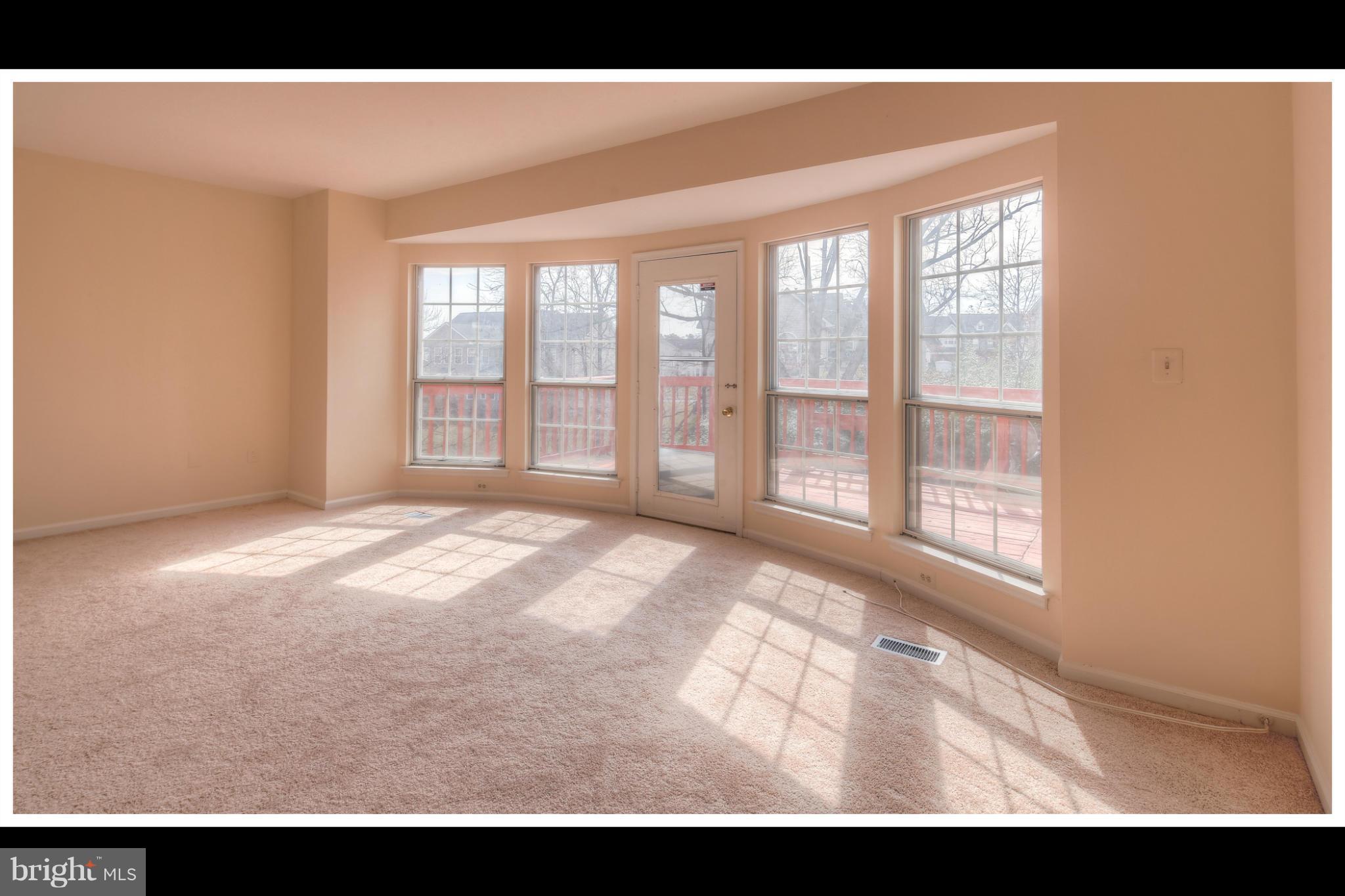 6919 Mayfair Road Laurel, MD 20707 - Photo 10 of 30 Living Room