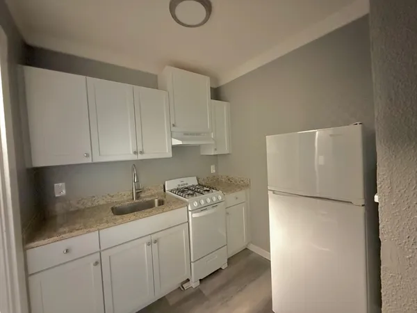 $1,750 | 21 Hurd Street, Unit 2, Lowell, MA 01852
