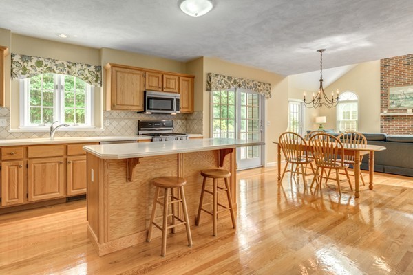 32 Chicory Road Westford, MA 01886 - Photo 5 of 25 Gallery Image 5