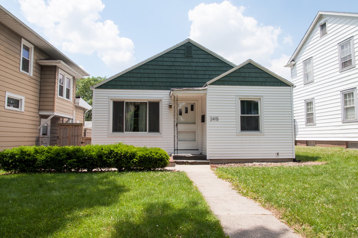 2415 Terrace Road Fort Wayne, IN 46805 - Photo 3 of 36