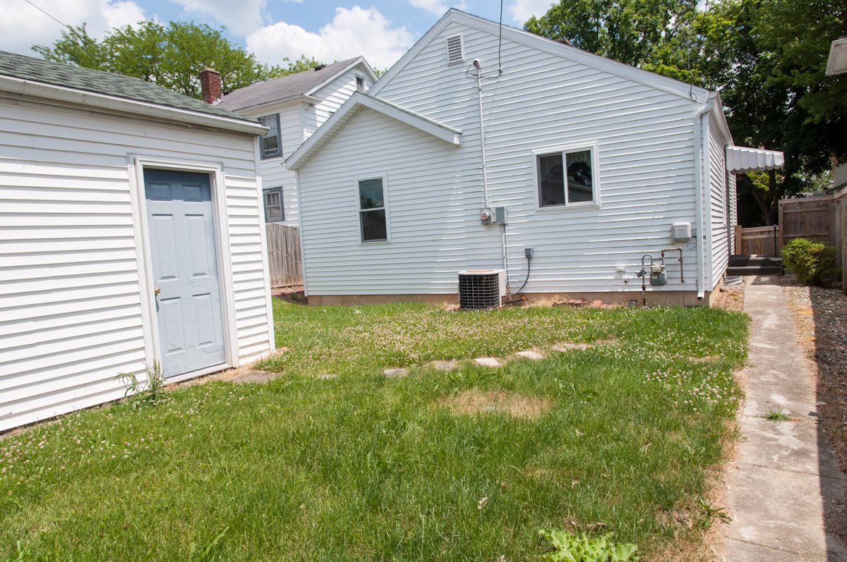 2415 Terrace Road Fort Wayne, IN 46805 - Photo 8 of 36