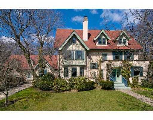 162 Middlesex Road Chestnut Hill, MA 02467 - Photo 1 of 22 a front view of a house with garden