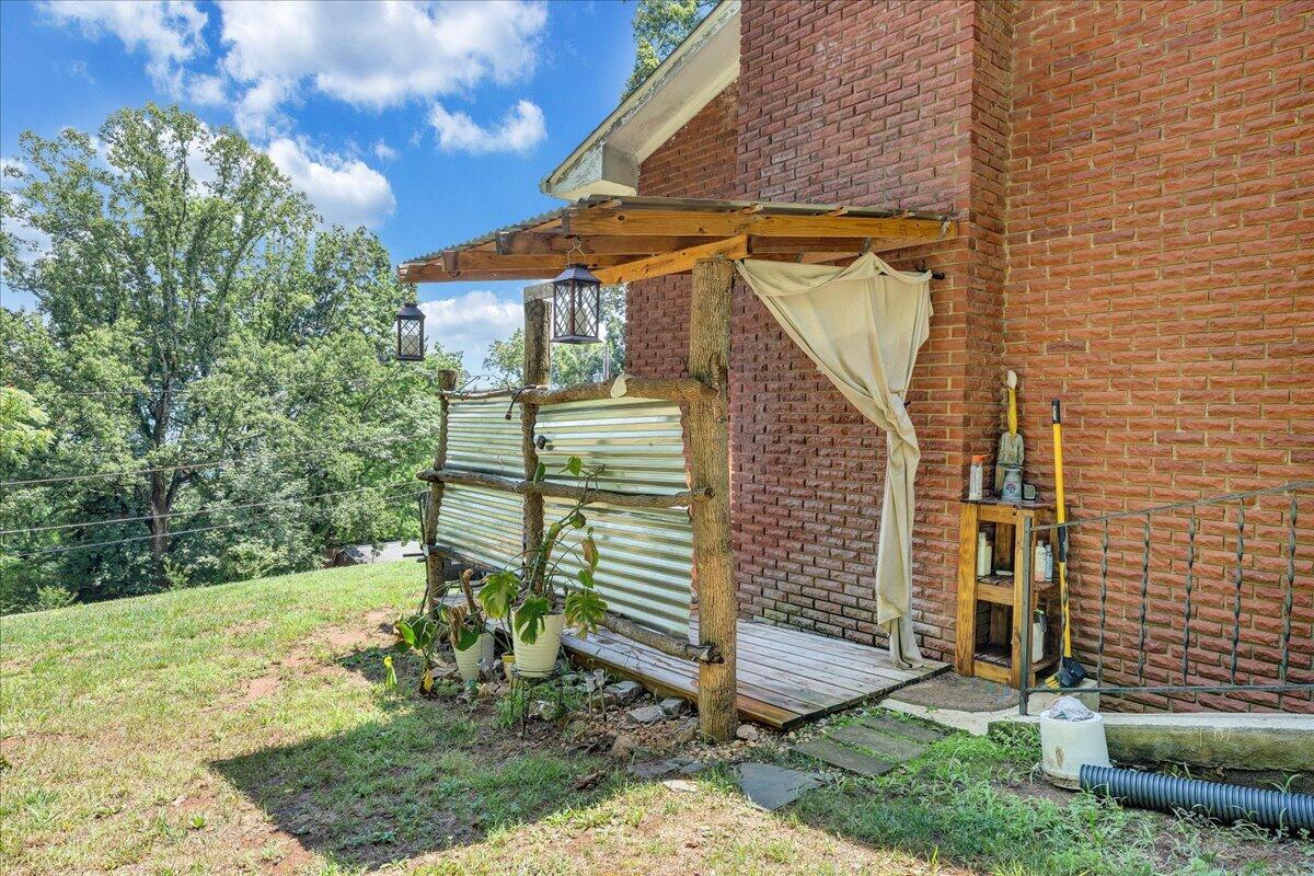 731 Eddies Road Salem, VA 24153 - Photo 34 of 48 Enjoy a refreshing mountain air shower
