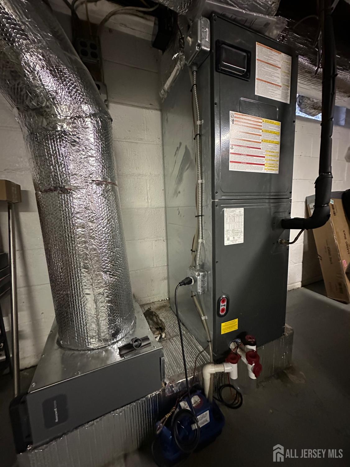 78 Schoder Avenue Woodbridge, NJ 07095 - Photo 25 of 26