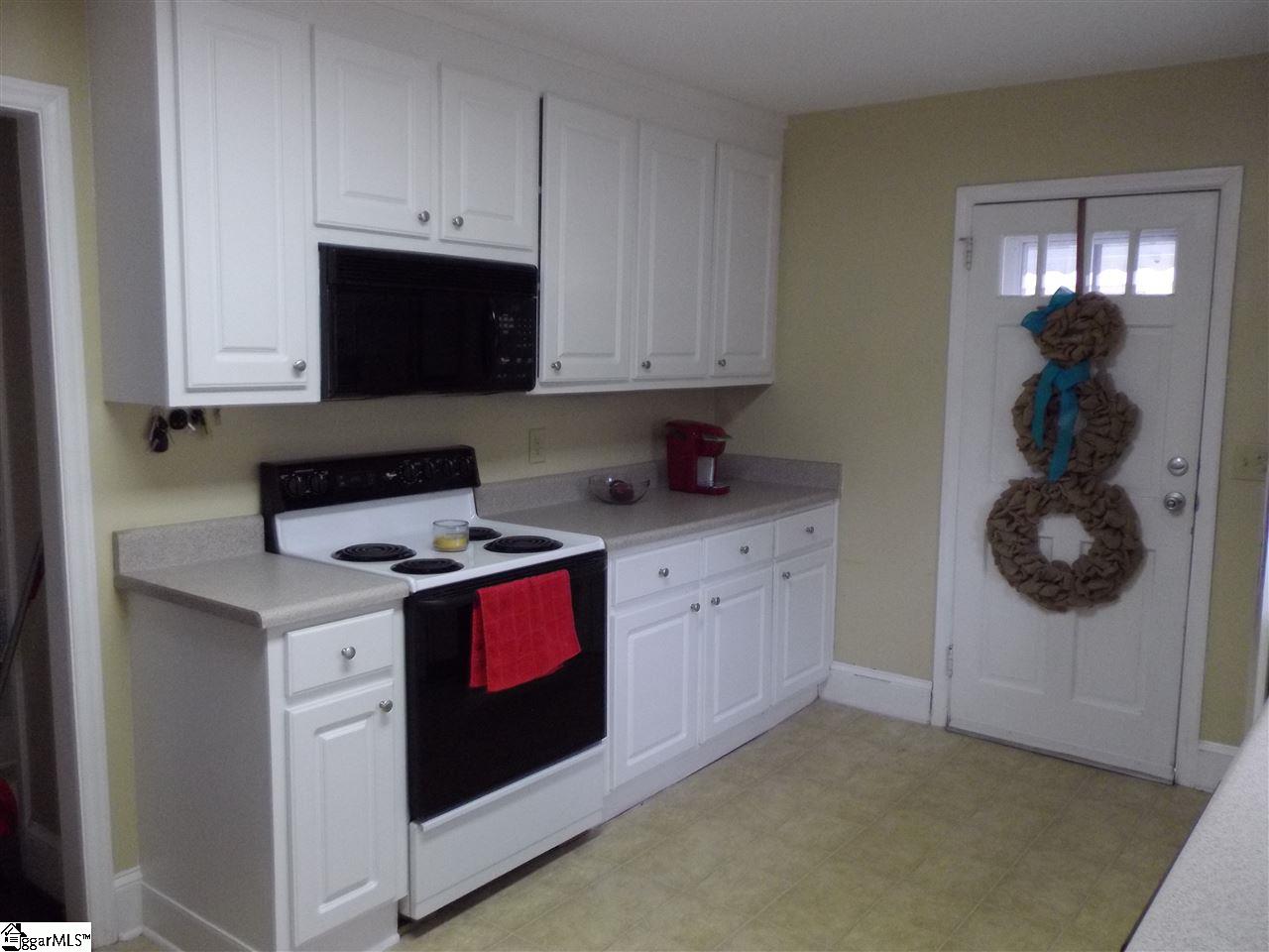 218 Snow Street Greer, SC 29651 - Photo 6 of 25 Gallery Image 6