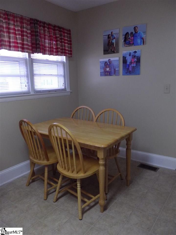 218 Snow Street Greer, SC 29651 - Photo 8 of 25 Gallery Image 8