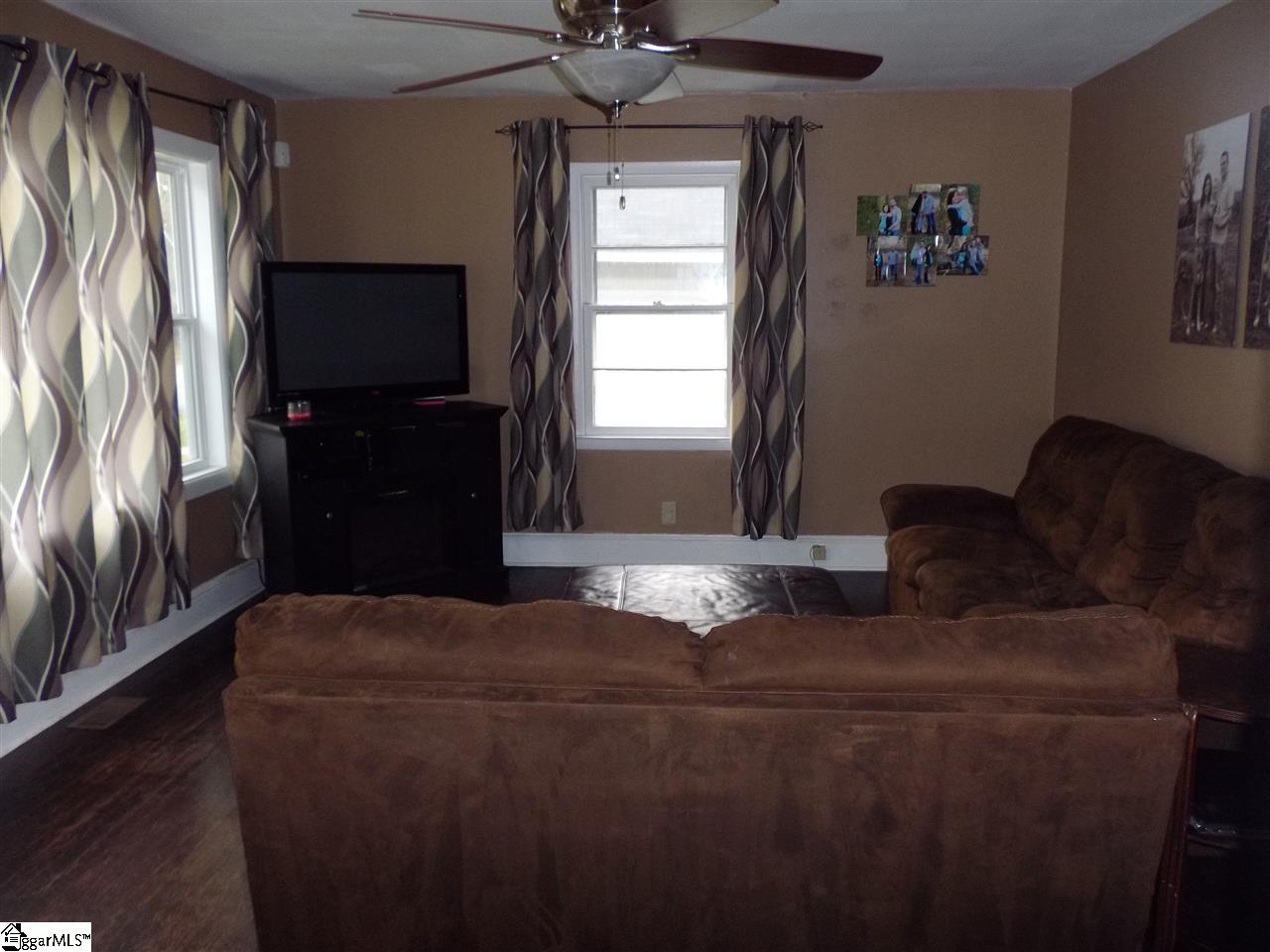 218 Snow Street Greer, SC 29651 - Photo 9 of 25 Gallery Image 9