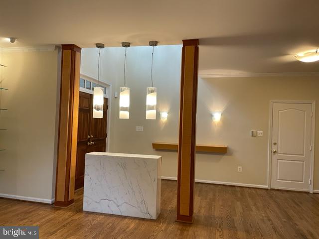 9419 Spruce Tree Circle Bethesda, MD 20814 - Photo 3 of 26 Living room to main entrance