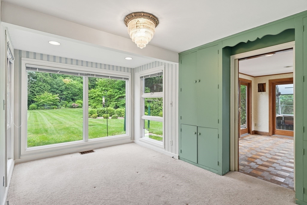 47 Fenway Drive Springfield, MA 01119 - Photo 8 of 42