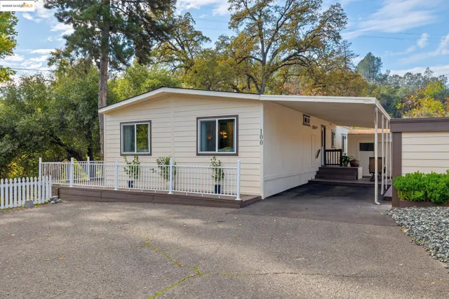 a view of a house with a garage