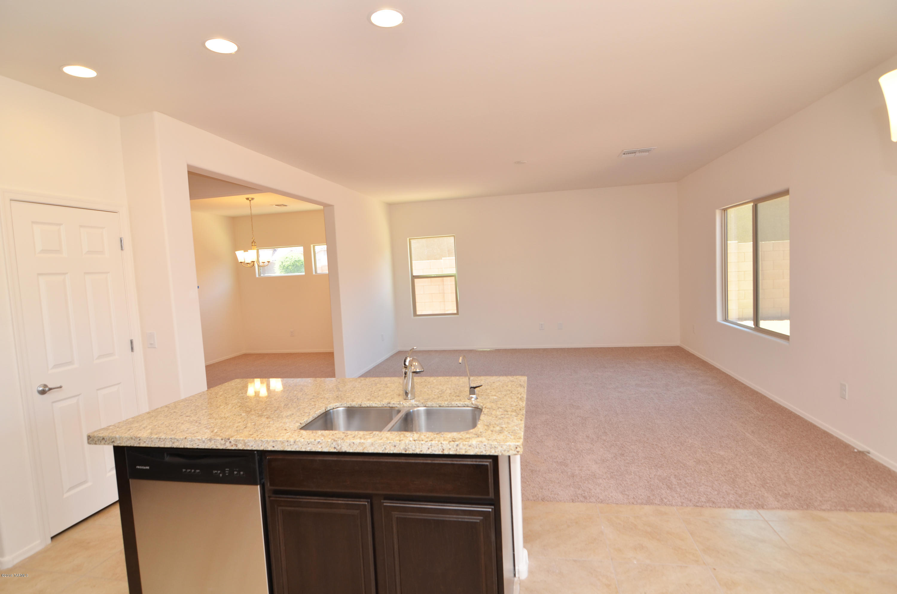 39215 Rodeo Buckle Drive Tucson, AZ 85739 - Photo 8 of 30 Gallery Image 8