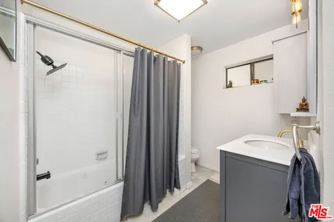 $1,379,000 | Undisclosed Address, Los Angeles, CA 90049