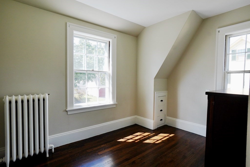 11 Laurel Street Marblehead, MA 01945 - Photo 16 of 22