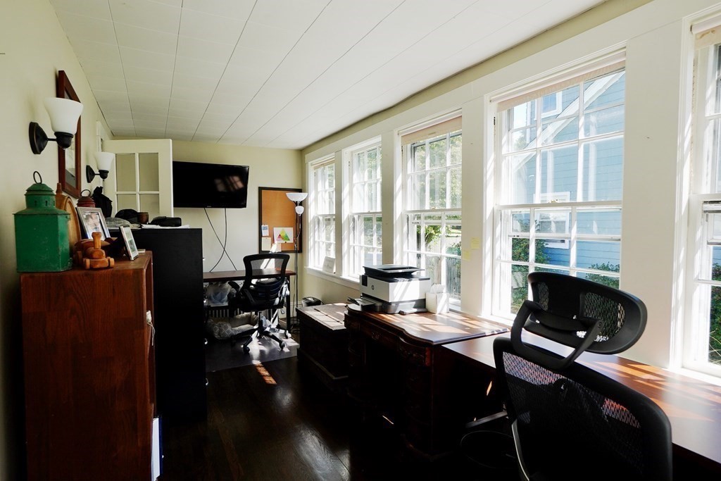 11 Laurel Street Marblehead, MA 01945 - Photo 9 of 22