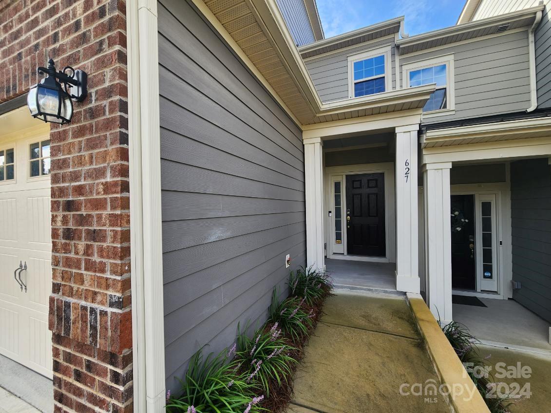 627 Amber Meadows Way Tega Cay, SC 29708 - Photo 4 of 30