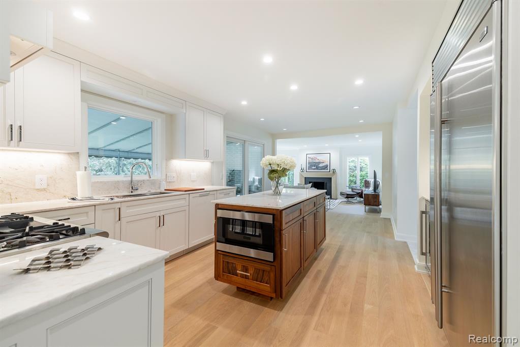 655 Canterbury Road Grosse Pointe Woods, MI 48236 - Photo 15 of 58