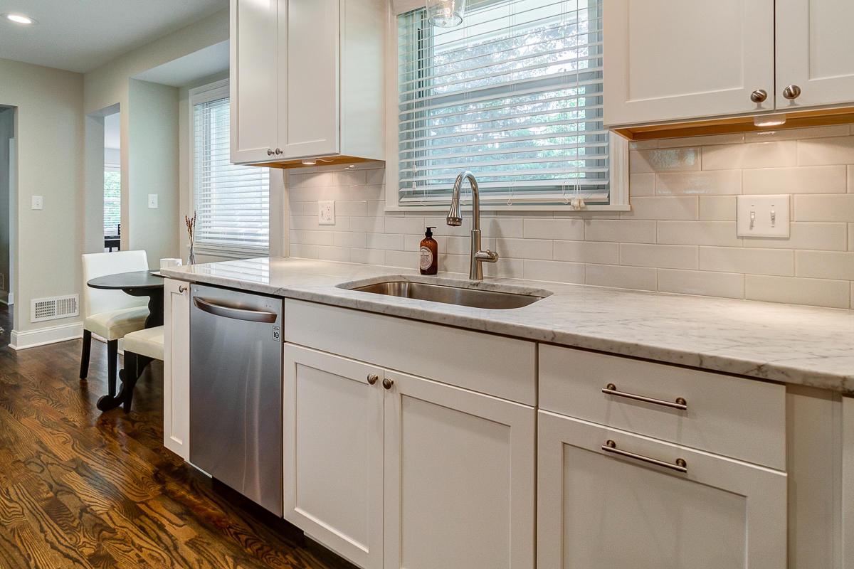 3945 Overdale Drive Columbus, OH 43220 - Photo 7 of 32