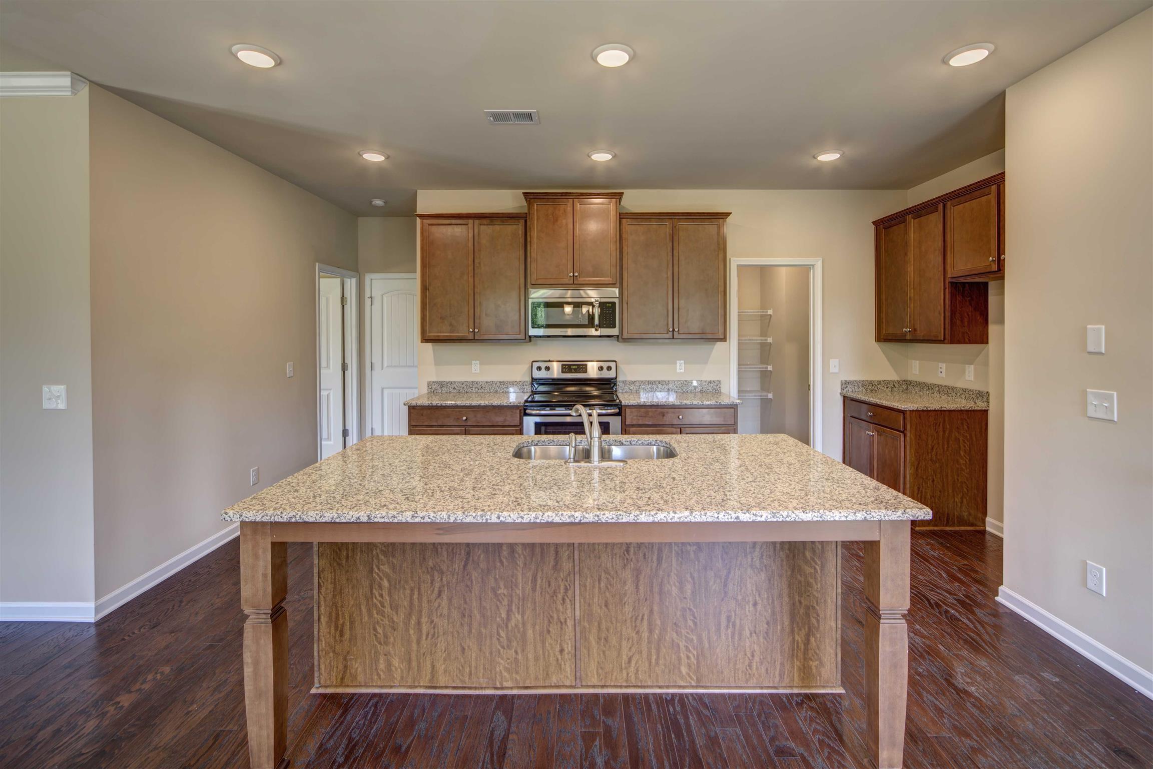 712 Prominence Road Columbia, TN 38401 - Photo 5 of 11 The Woodstock - photos are from same style home in another DRH community. Interior features may vary.