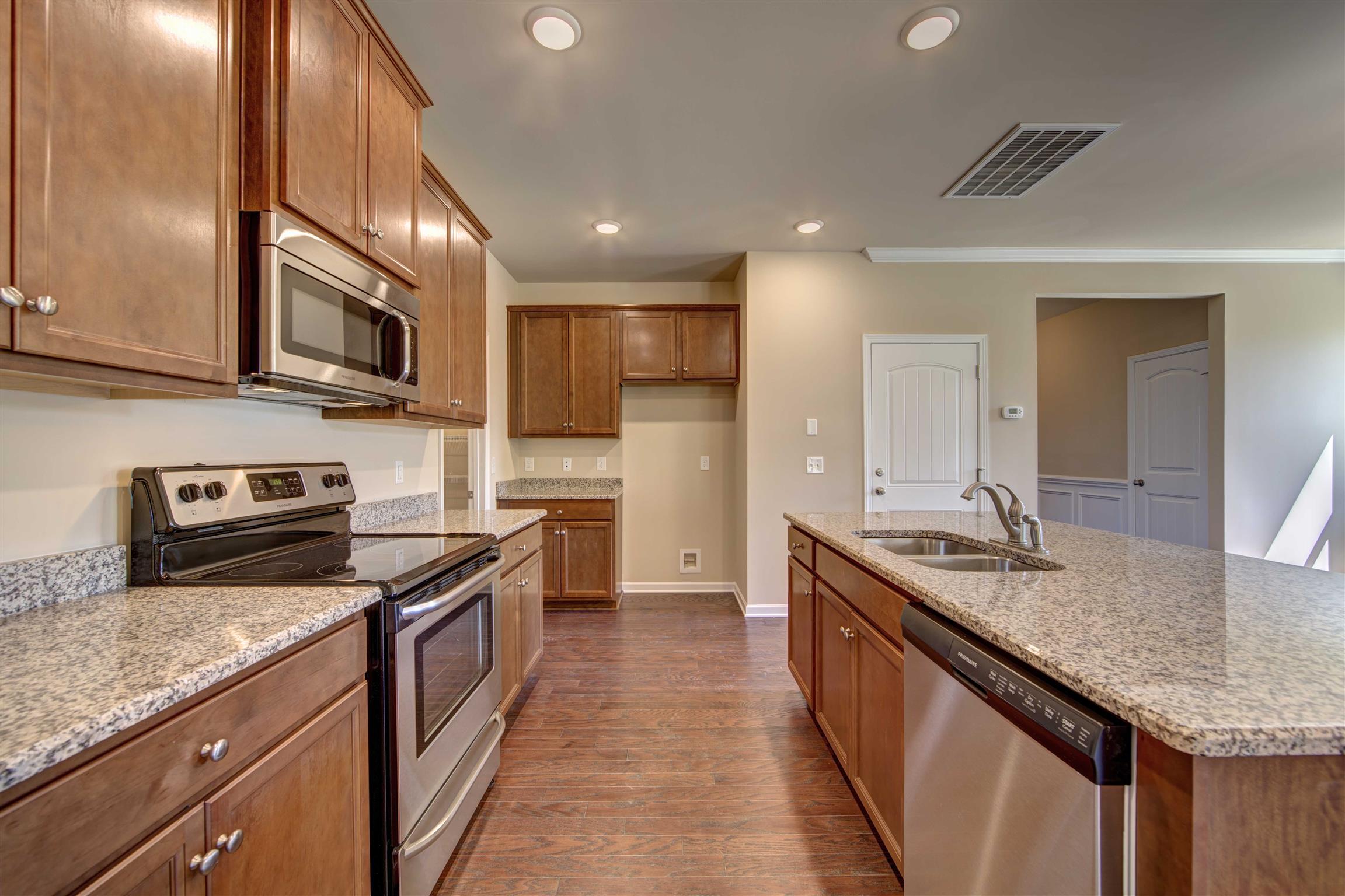 712 Prominence Road Columbia, TN 38401 - Photo 6 of 11 The Woodstock - photos are from same style home in another DRH community. Interior features may vary.