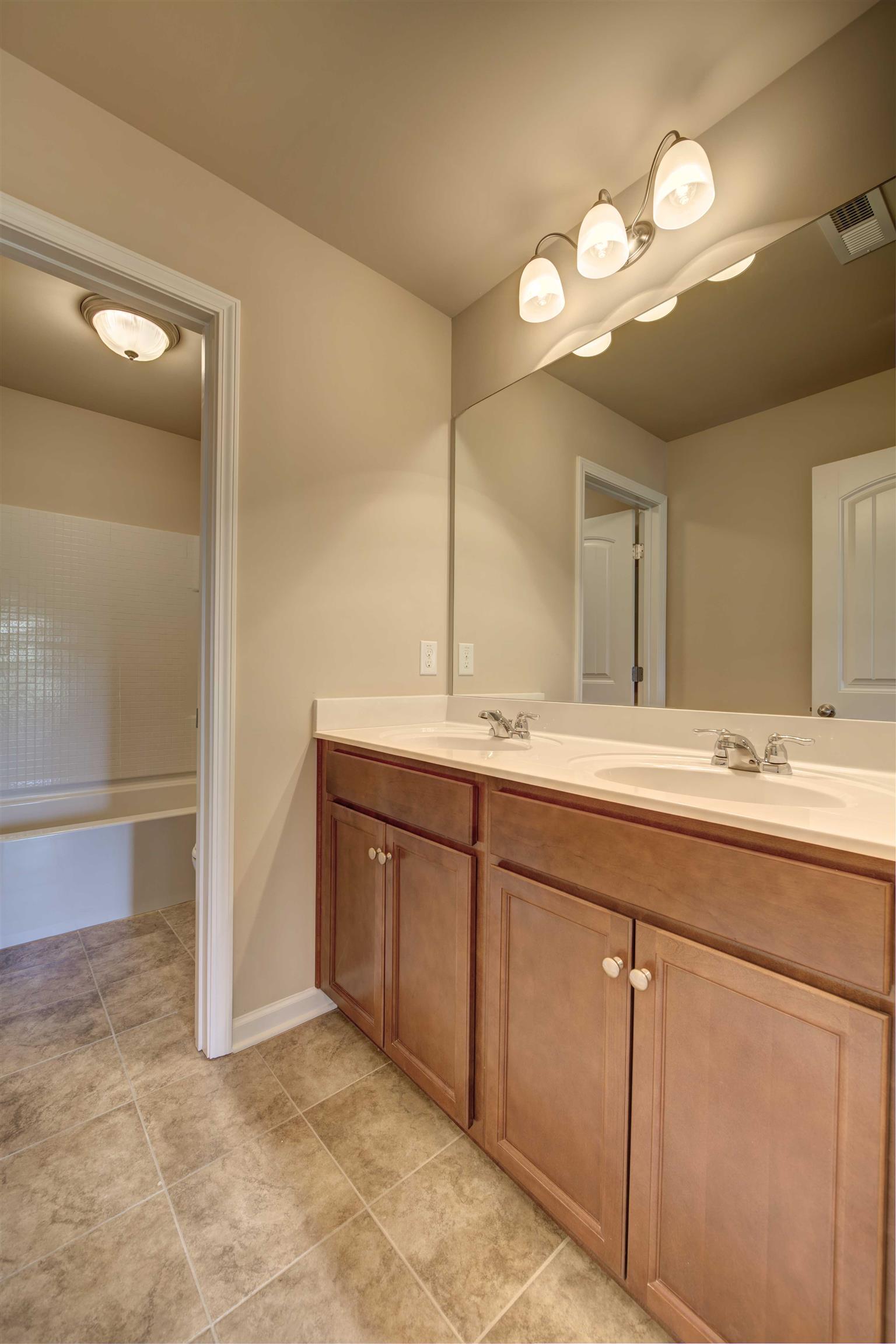 712 Prominence Road Columbia, TN 38401 - Photo 8 of 11 The Woodstock - photos are from same style home in another DRH community. Interior features may vary.
