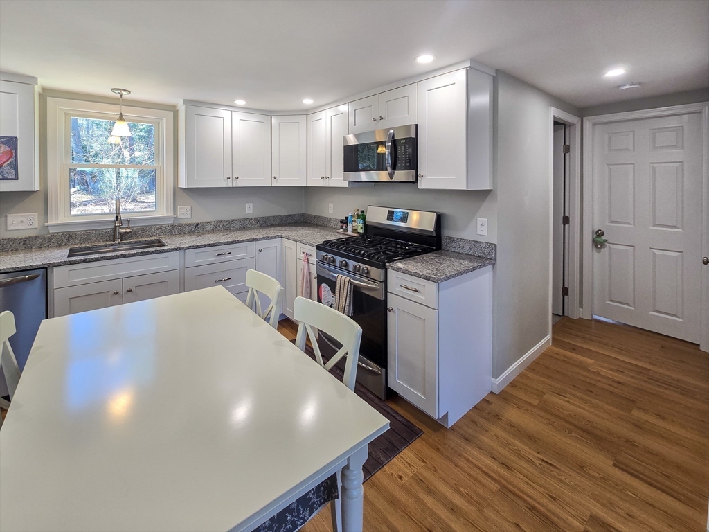 29 Anderson Road Stoughton, MA 02072 - Photo 5 of 23