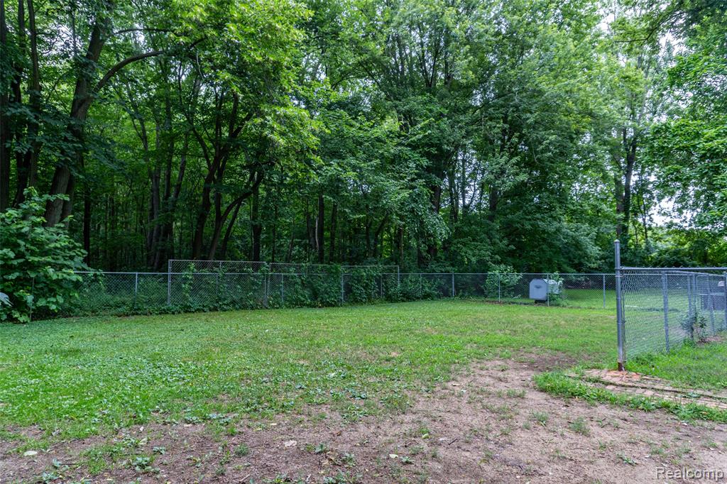 16380 Sumpter Road Belleville, MI 48111 - Photo 29 of 32 Gallery Image 29