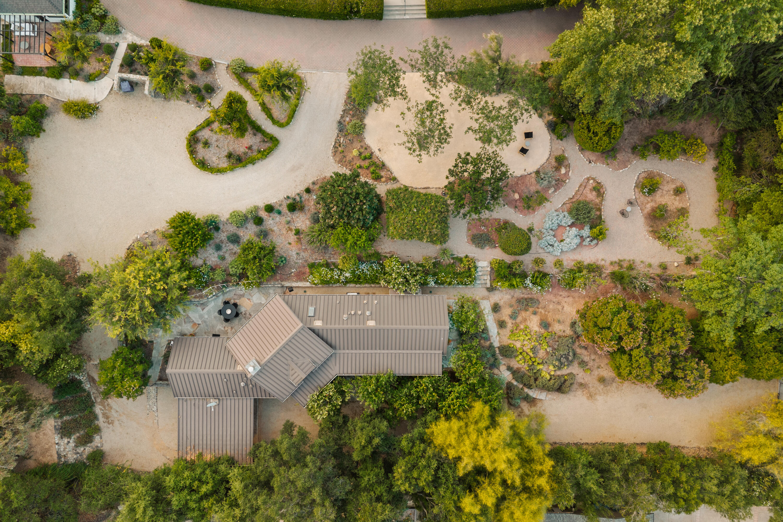 813 Country Club Road Ojai, CA 93023 - Photo 2 of 31 Property Overhead