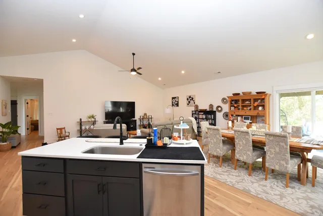 $437,900 | 543 East Lucy Lane, Ellettsville, IN 47429