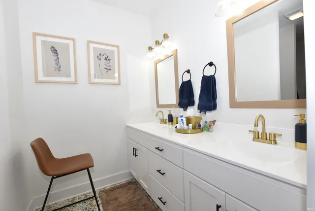 $437,900 | 543 East Lucy Lane, Ellettsville, IN 47429