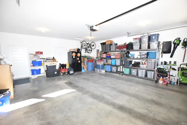 $437,900 | 543 East Lucy Lane, Ellettsville, IN 47429