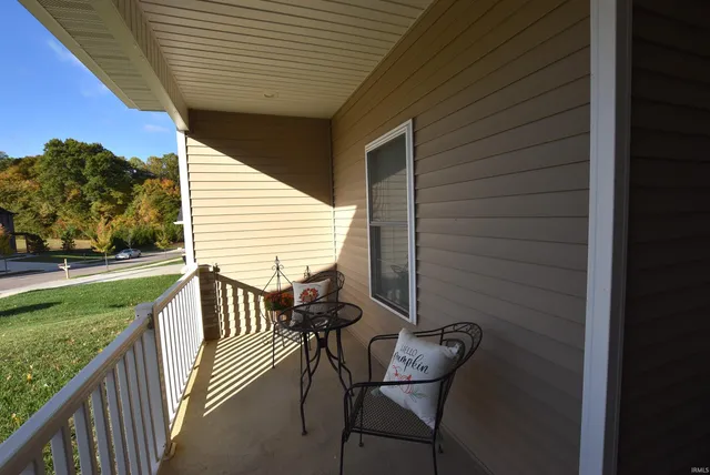 $437,900 | 543 East Lucy Lane, Ellettsville, IN 47429