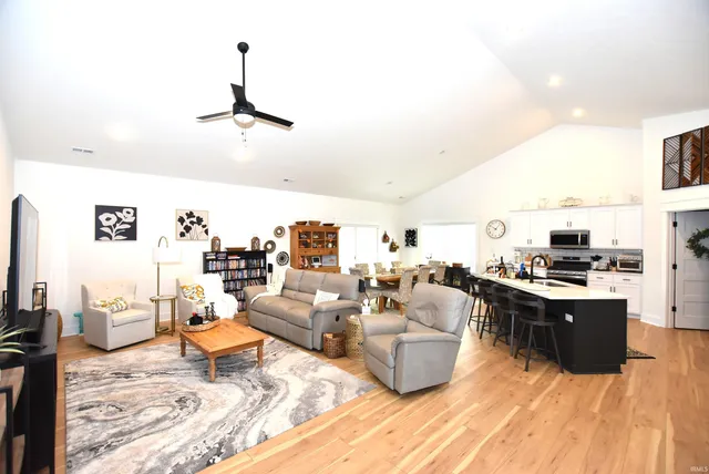 $437,900 | 543 East Lucy Lane, Ellettsville, IN 47429