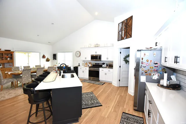 $437,900 | 543 East Lucy Lane, Ellettsville, IN 47429