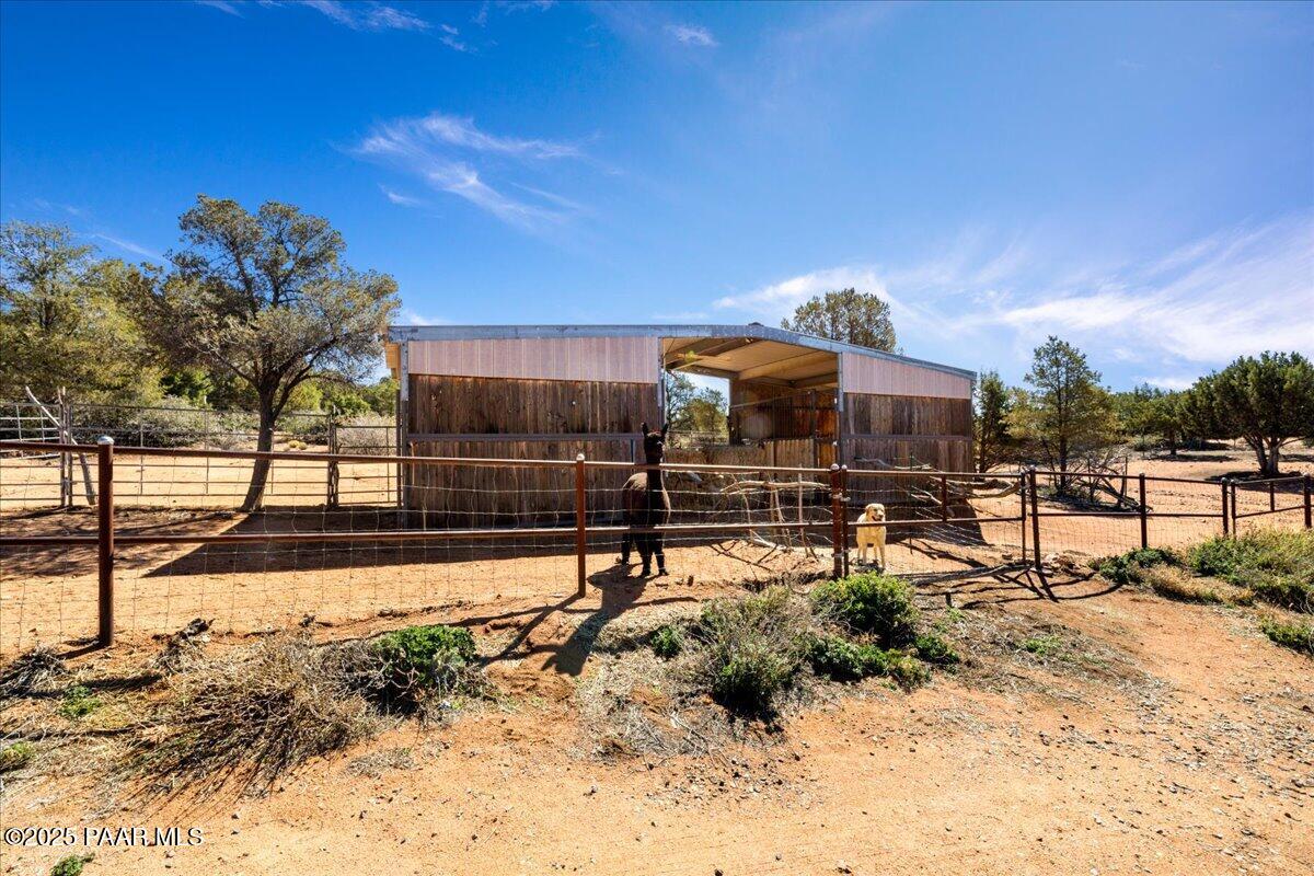 4300 West Cactus Spur Road Prescott, AZ 86305 - Photo 18 of 27 15-Barn