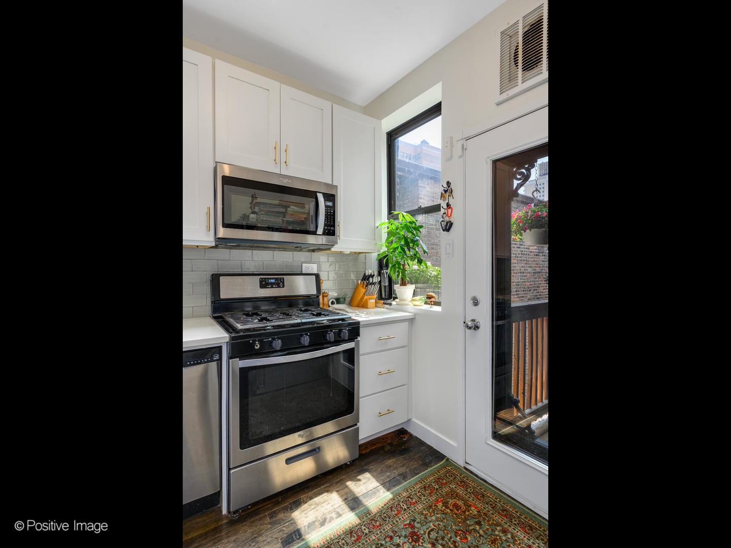 539 West Brompton Avenue, Unit 3N Chicago, IL 60657 - Photo 15 of 20