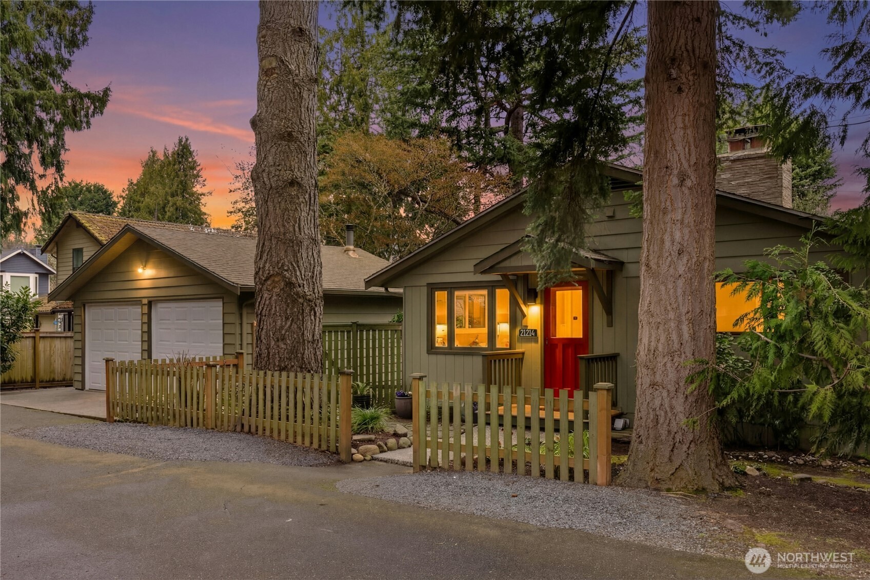 21214 96th Avenue West Edmonds, WA 98020 - Photo 39 of 40 front view of a house with a street