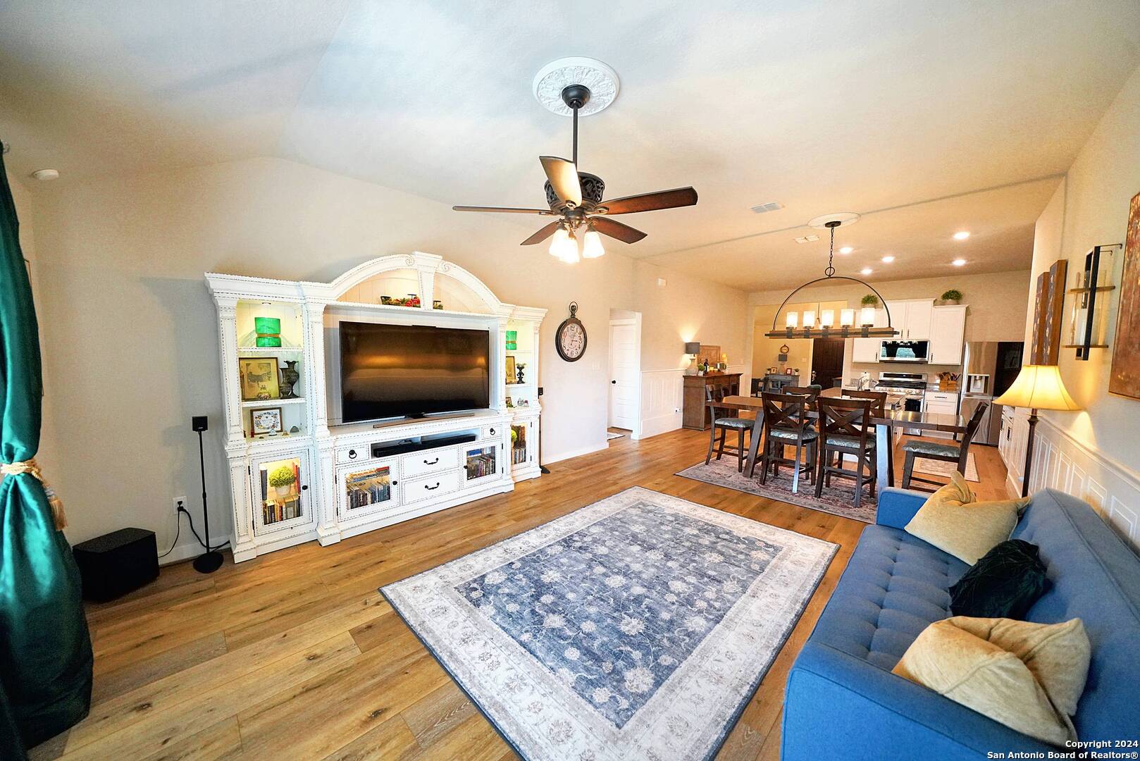 7056 Rimwood Street Live Oak, TX 78233 - Photo 14 of 34