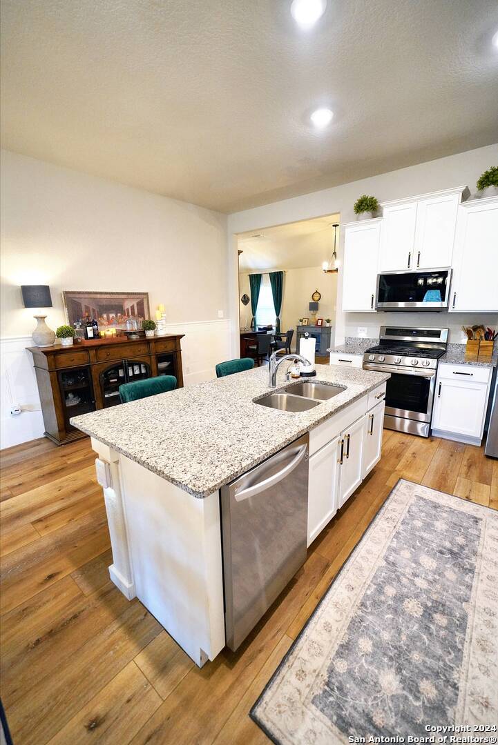 7056 Rimwood Street Live Oak, TX 78233 - Photo 8 of 34