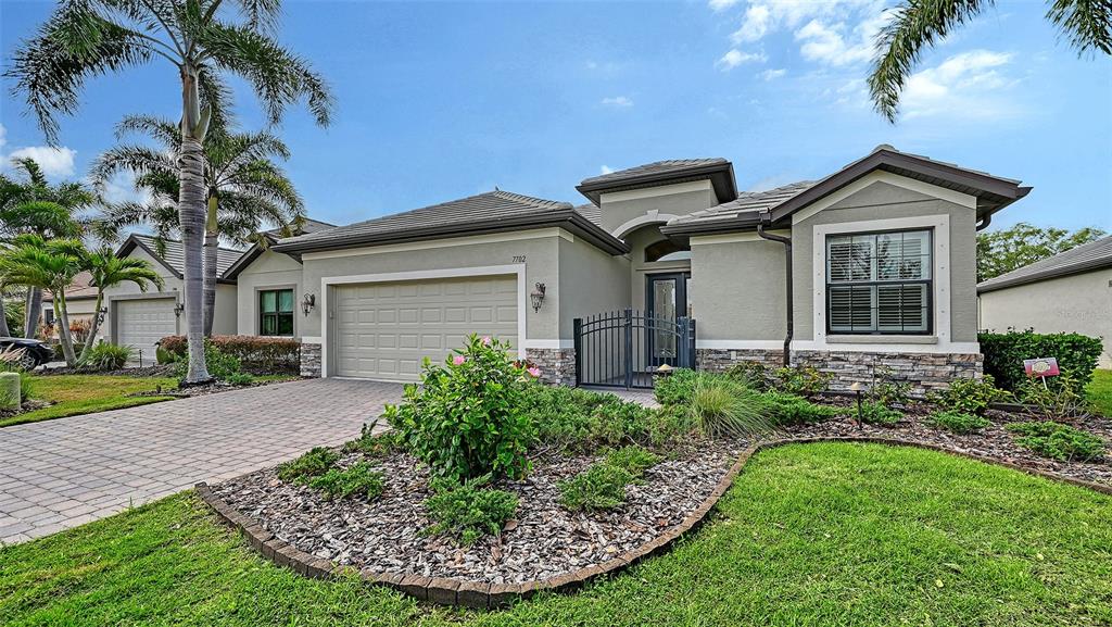 7702 Rio Bella Place Bradenton, FL 34201 - Photo 5 of 79