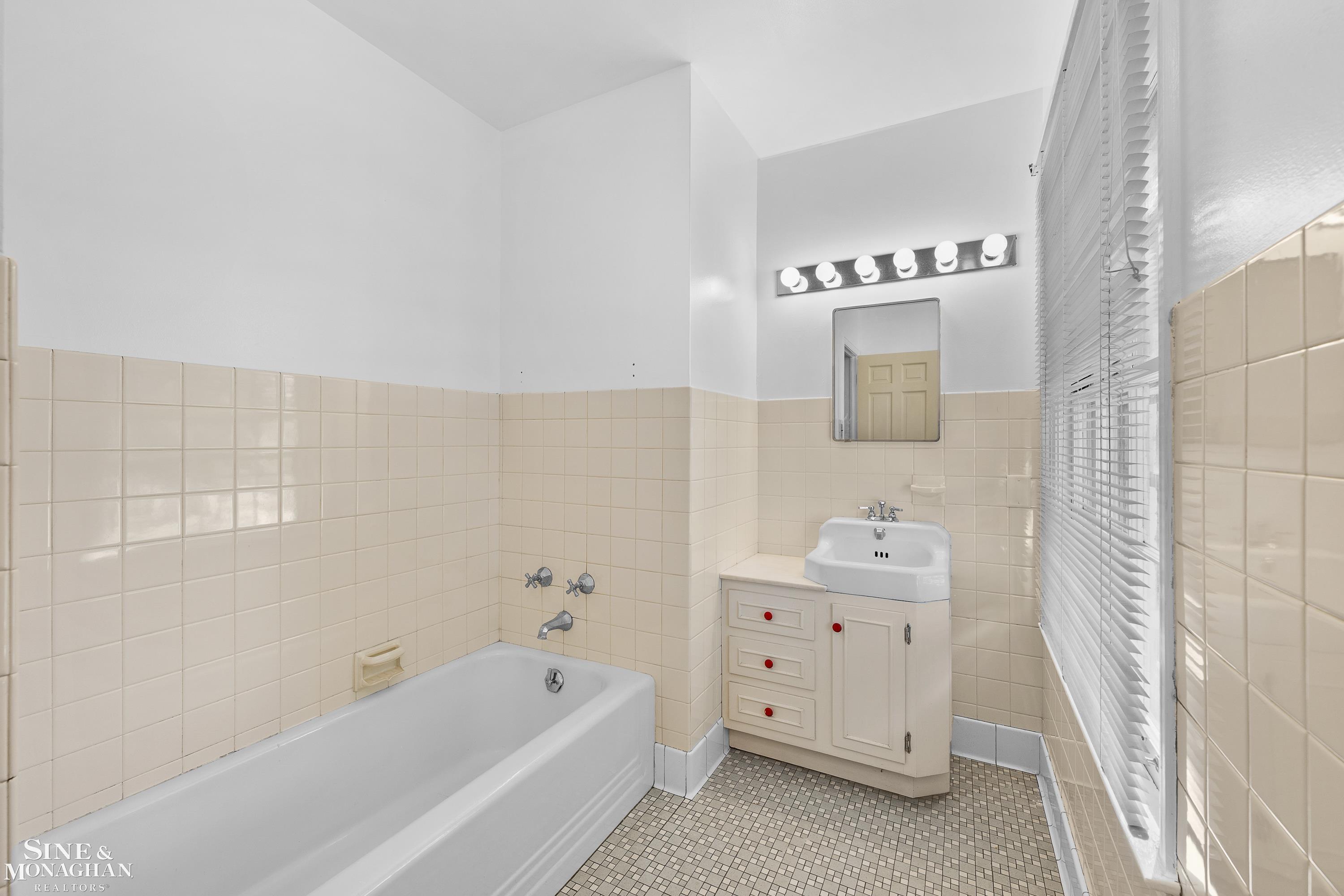 204 Cloverly Road Grosse Pointe Farms, MI 48236 - Photo 46 of 61