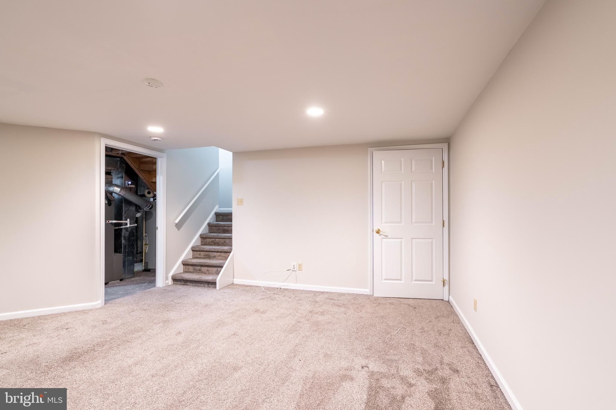 2420 Dogleg Drive Warrington, PA 18976 - Photo 23 of 28