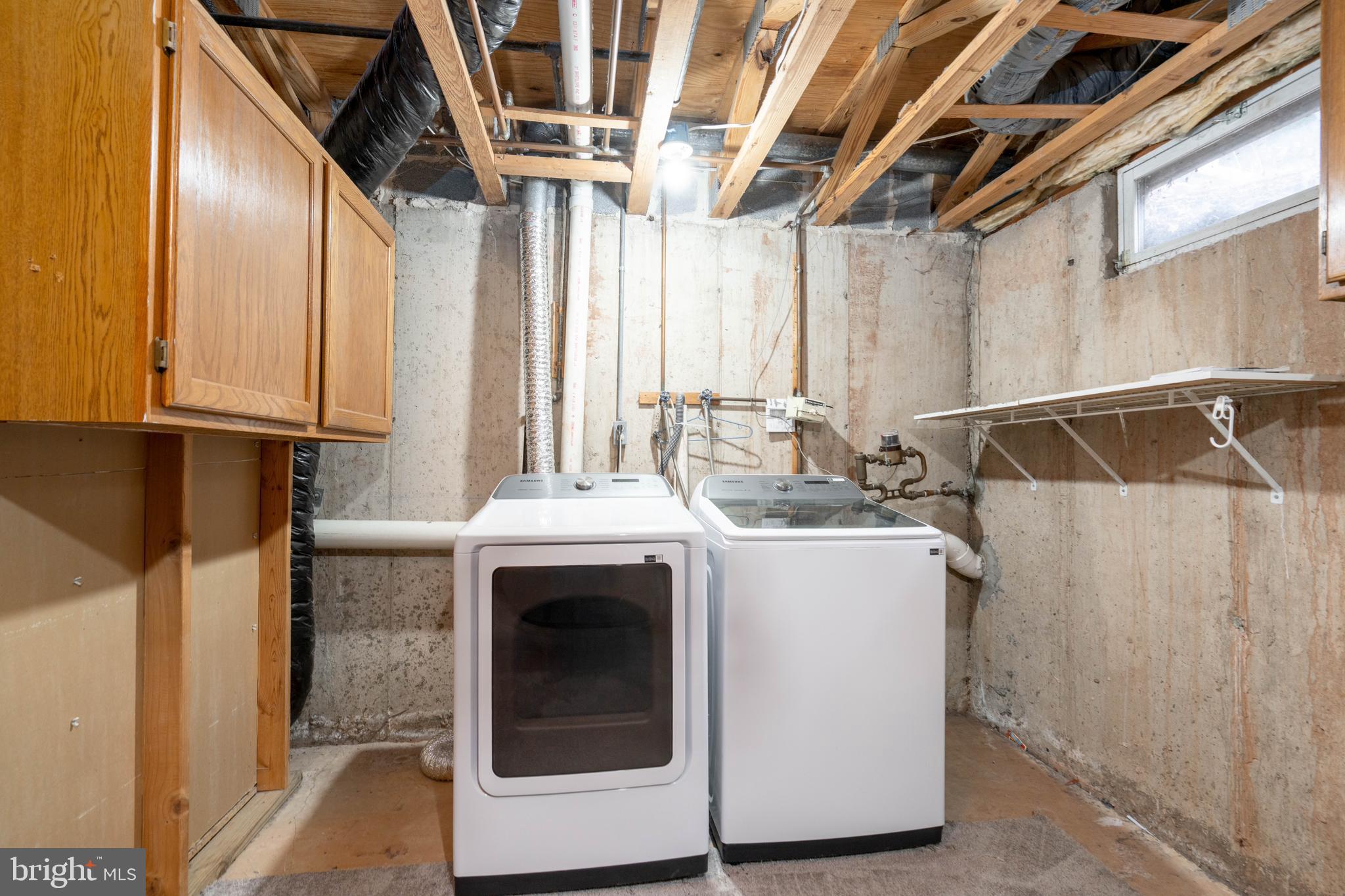 2420 Dogleg Drive Warrington, PA 18976 - Photo 25 of 28 a utility room with dryer and washer