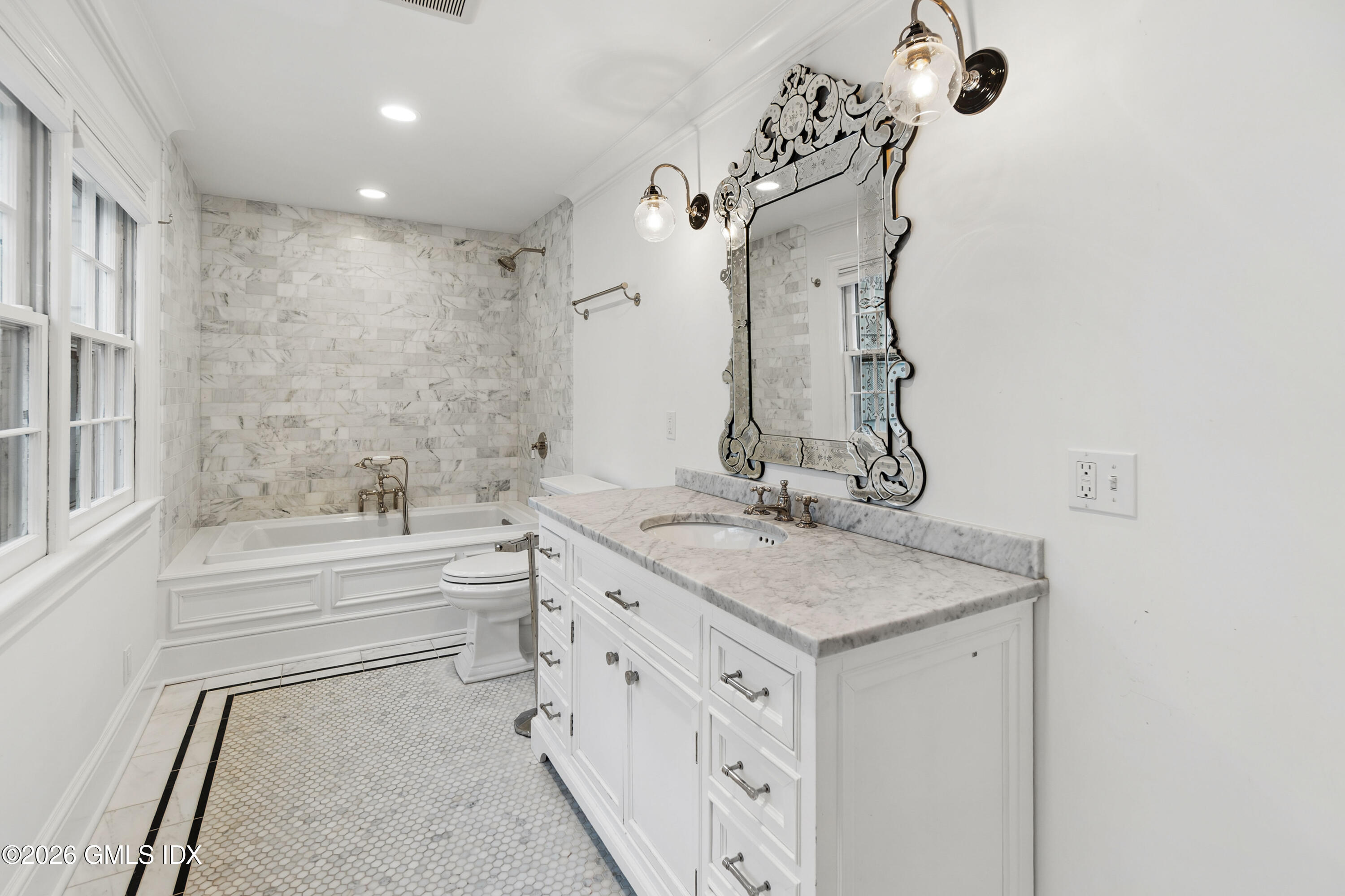 3 Konittekock Road Greenwich, CT 06831 - Photo 18 of 22 BATHROOM