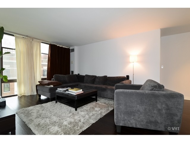 1 East Scott Street, Unit 910 Chicago, IL 60610 - Photo 3 of 10