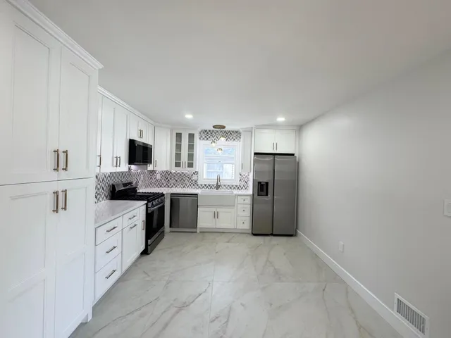 $3,600 | 350 Mitchell Avenue, Unit 2, Linden, NJ 07036