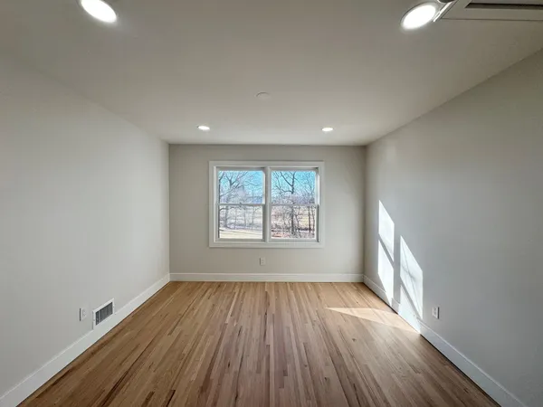 $3,600 | 350 Mitchell Avenue, Unit 2, Linden, NJ 07036