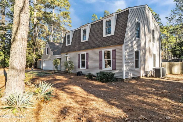 $2,900 | 215 Canterbury Road, Southern Pines, NC 28387