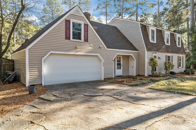 $3,100 | 215 Canterbury Road, Southern Pines, NC 28387