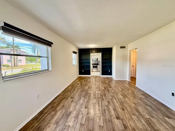 $1,900 | 3460 32nd Avenue North, Unit 101B, St. Petersburg, FL 33713